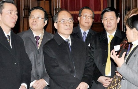 ท่าน Nguyen Sinh Hung ประธานรัฐสภาเวียดนามพบปะกับรองประธานสภาล่างอังกฤษ